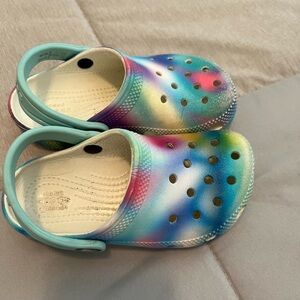 CROCS Blue and Pink Water Shoes with Ventilation